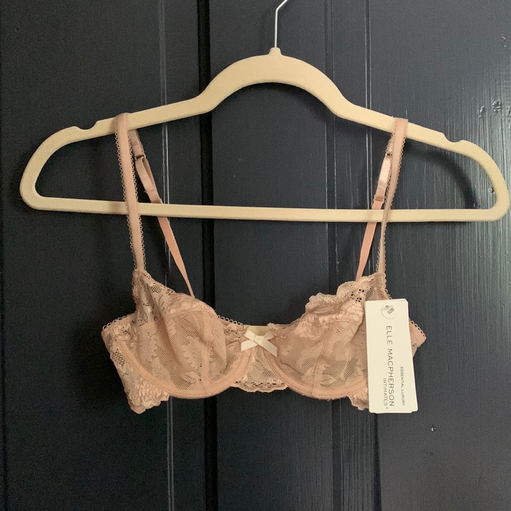 Elle Macpherson 32 B lace underwire bra